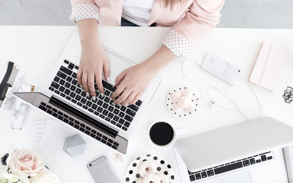 Que tipo de conteúdo para atrair mais clientes pela Internet - O poder do conteúdo de valor - Marketing Digital - Paty Pegorin